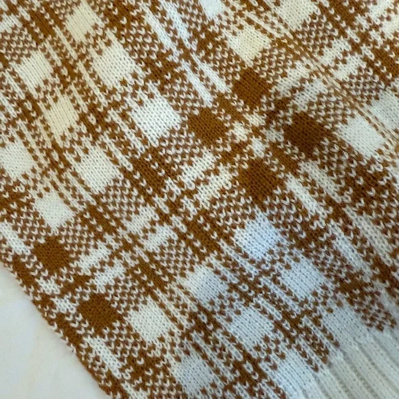 Timberland Brown and White Plaid Scarf - Picture 4 of 4